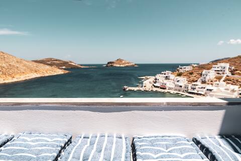 Laidback Luxe, Sea Views, steps to beach