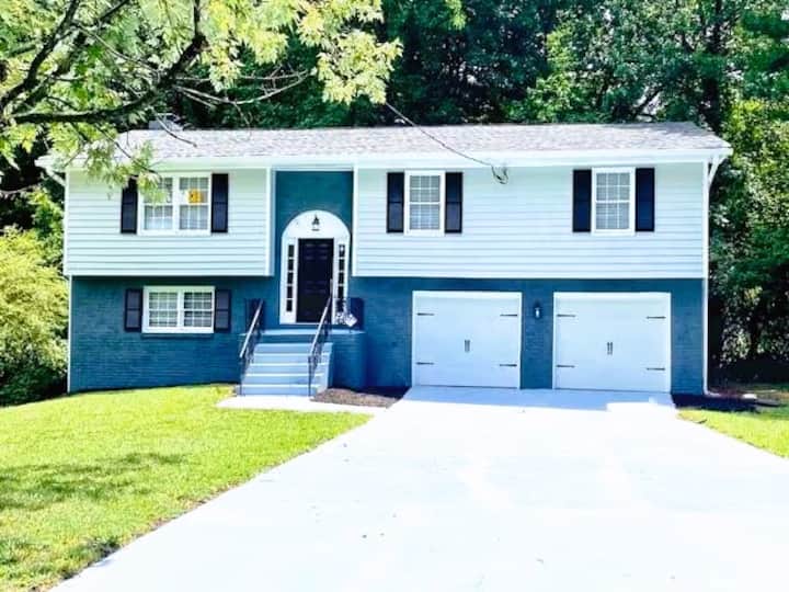 ATL Retreat Home Perfect for Family & Lrg Groups Houses for Rent in