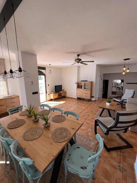 Top Airbnb: Quiet house with sea views en Salobreña