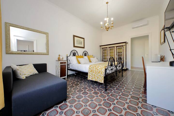 Luminoso appartamento per otto persone gallery image 5