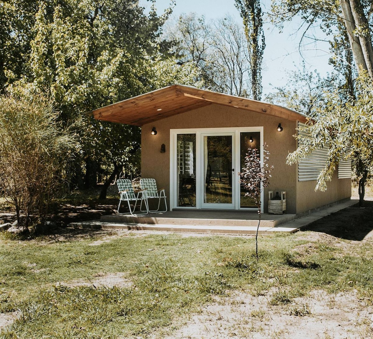 Successful Airbnb property: Cabin 5 in Capitán Montoya