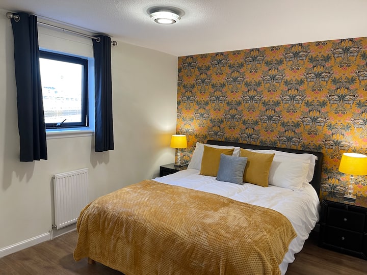 El dormitorio 1 tiene vistas al río.