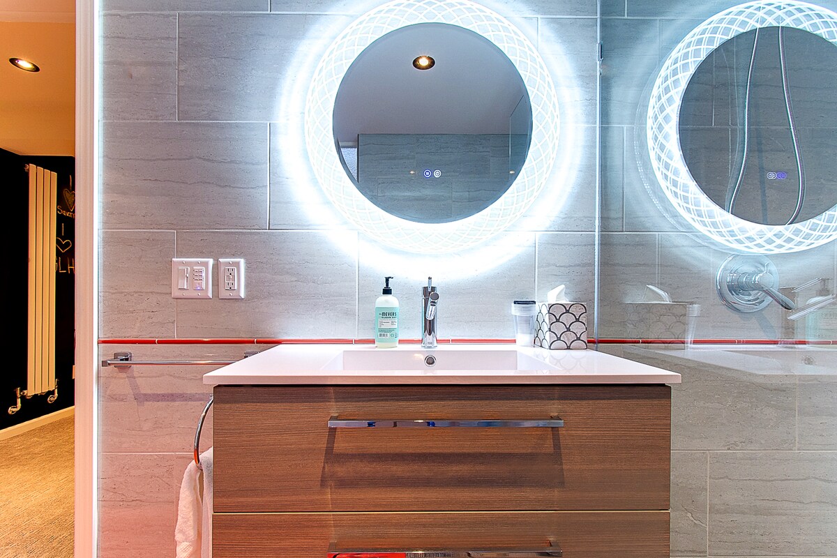Luxury "Speakeasy Style" Retreat