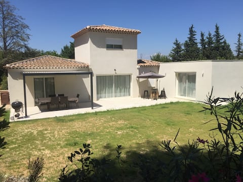 Family villa for 9 people in Cabries between Aix/Marseille