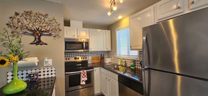 D: 2 Bedroom Single Story Townhouse - Hillsboro, OR