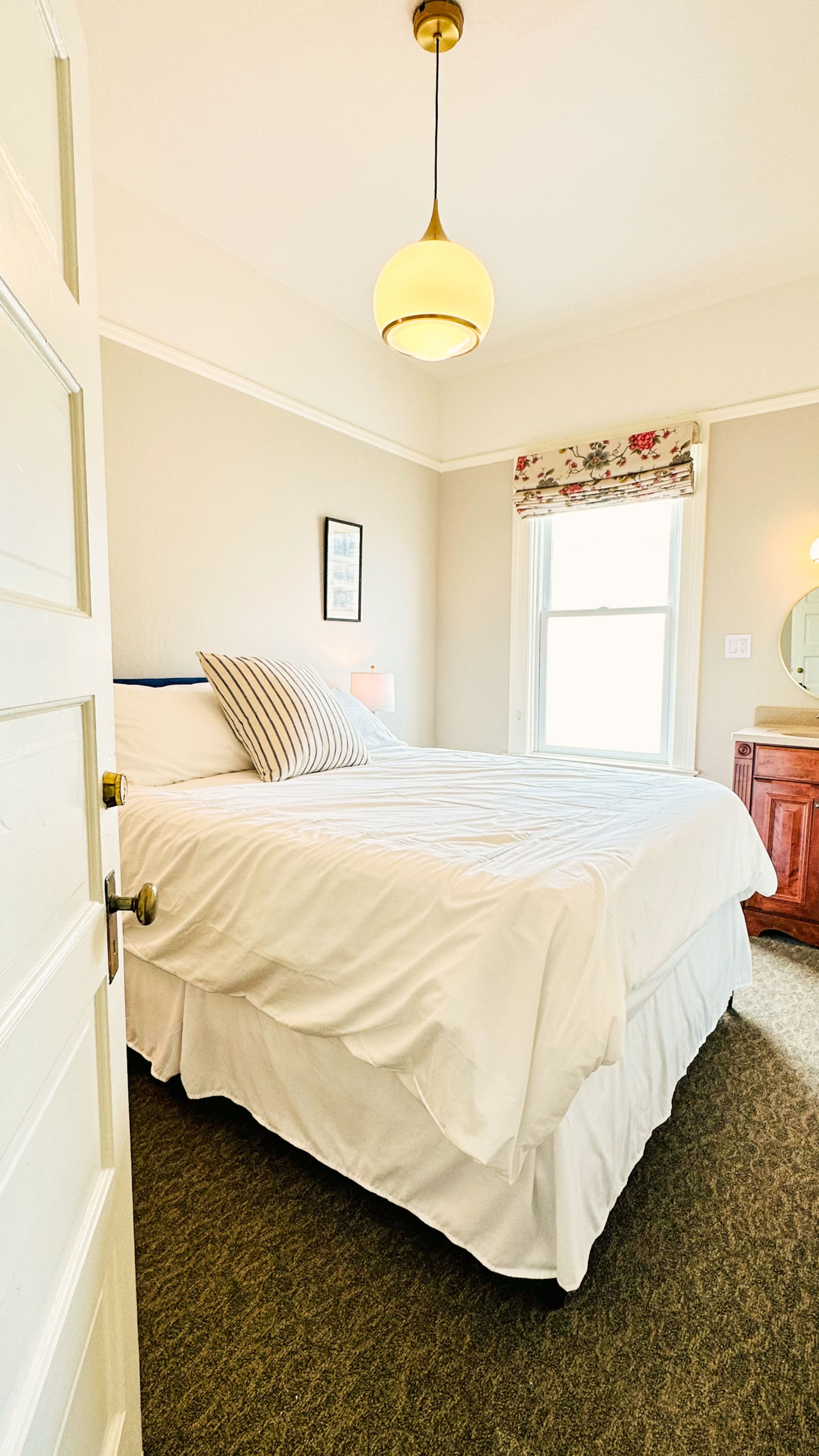 Home in San Francisco · ★4.85 · 5 bedrooms · 6 beds · 2 baths - Image 12