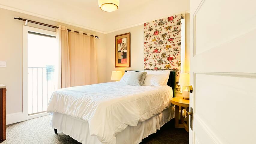 Entire 5BR Flat in Duboce Triangle, Natural Light! gallery image 4