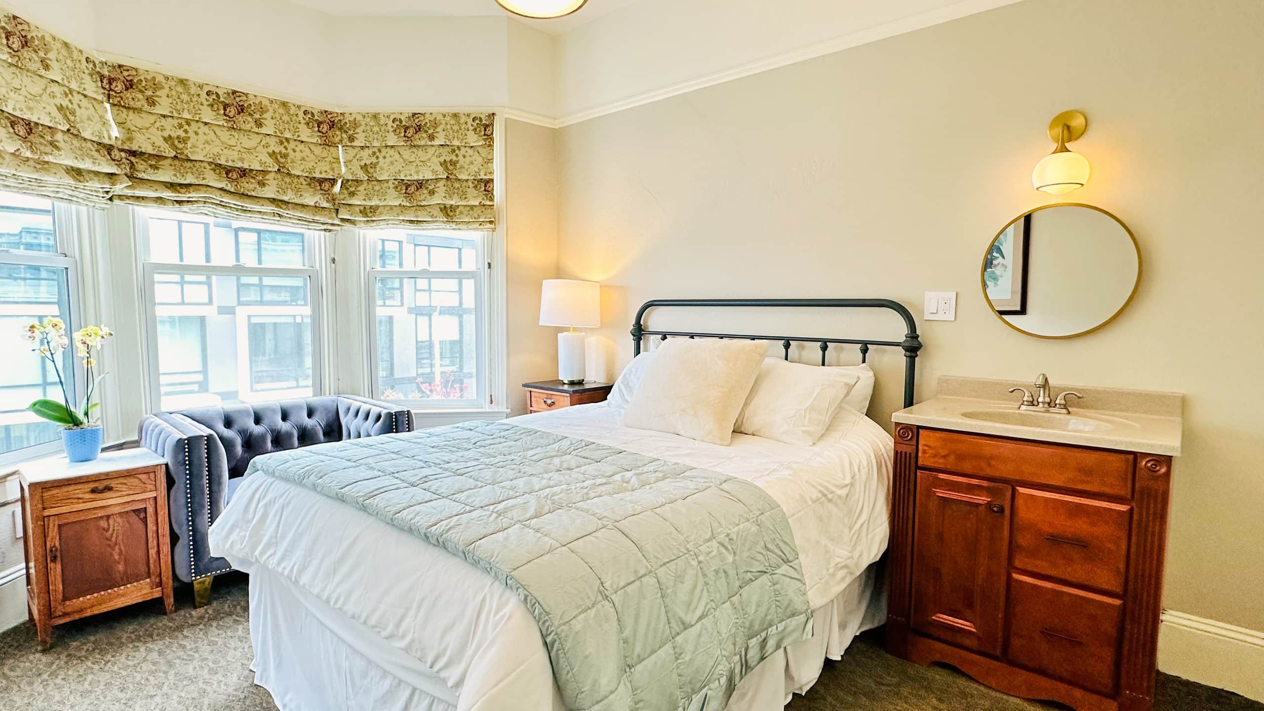 Home in San Francisco · ★4.85 · 5 bedrooms · 6 beds · 2 baths - Image 21