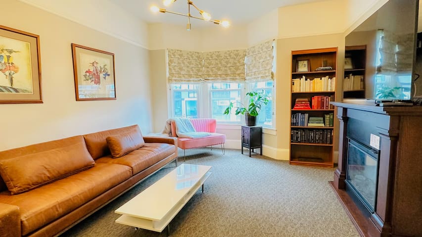 Entire 5BR Flat in Duboce Triangle, Natural Light!