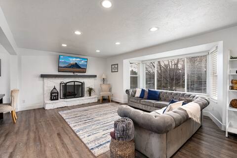 Large Home in Quiet Neighborhood