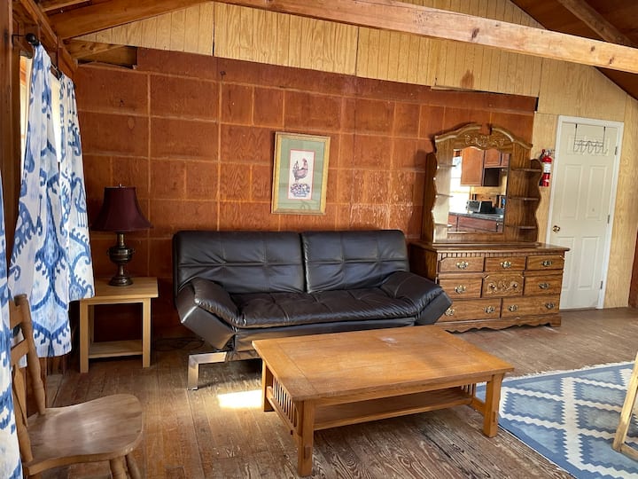 Laurel Side: living area