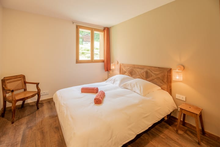 Dhoma e gjumit dopio 1 (krevat 160)