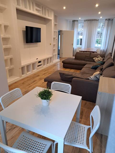 House with 5 Rooms and Terrace - 35min Messe DUS