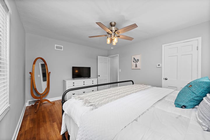 غرفة النوم الرئيسية 