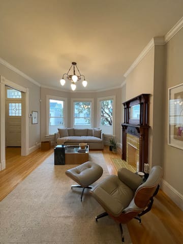 Beautiful Victorian House in Noe Valley gallery image 3