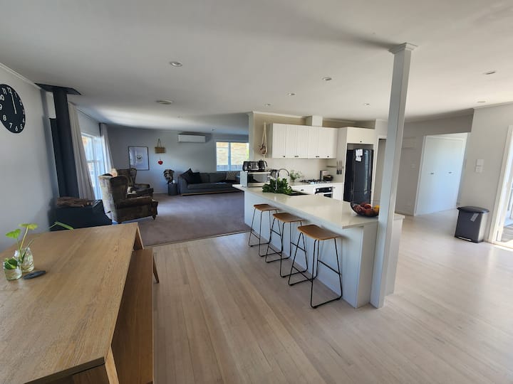 Walking distance to the beach Houses for Rent in Mount Maunganui, Bay