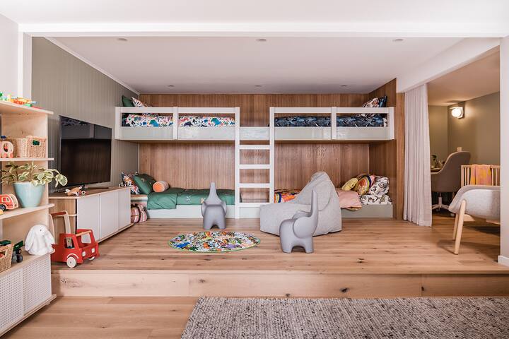 Luxury Home For Extended Families | Tetua Lorne gallery image 4