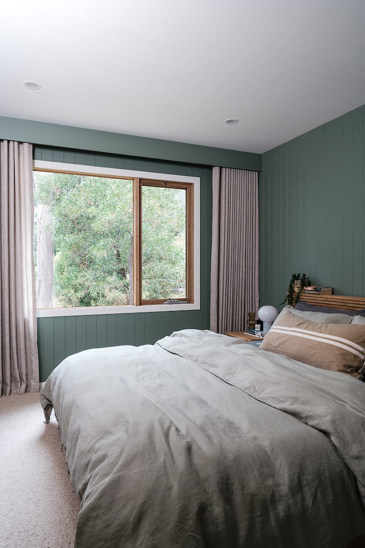 Зелената стая със самостоятелен апартамент.