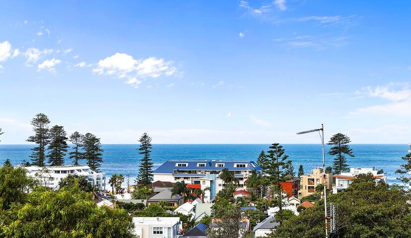 Spacious 3-bedroom ocean-view home, walk to beach gallery image 2