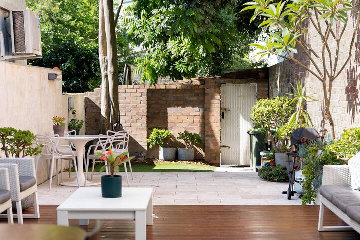 4 Bed Luxury Escape in Surry Hills for families gallery image 3