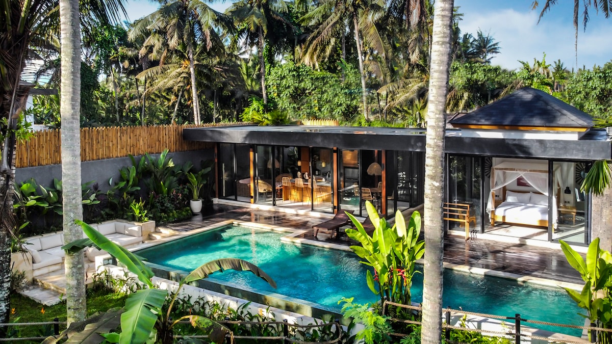 Villa in Kecamatan Ubud · ★4.67 · 1 bedroom · 1 bed · 1 private bath รายการ Airbnb เปรียบเทียบ