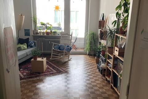 Top Airbnb: Cozy & bright apartment in Munich, central in St. Vinzenz