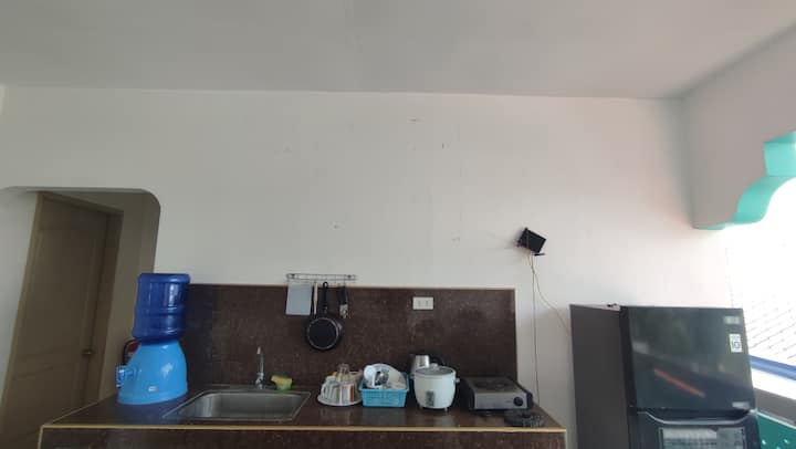 Flat With Kitchen Good For 7-8 People (3rd Floor) - Moalboal