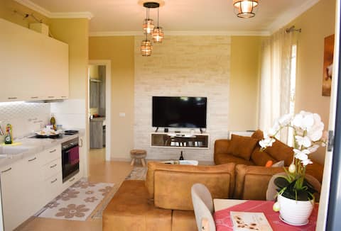 Popular Airbnb listing: J & J Holiday Home Vala Mar in Sukth