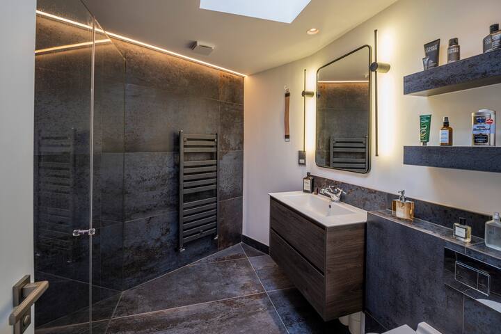 Cool apartment near shard gallery image 5