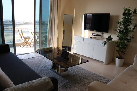 O2 Flat 5 mins from Airport