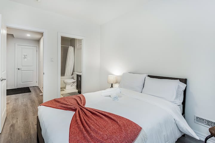 5th bedroom in lower level with en-suite