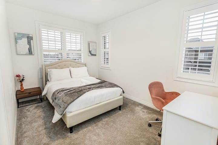 3rd bedroom with office and jack n jill washroom