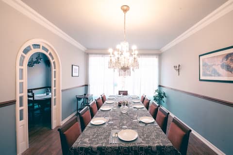 Central House with 5 Bedrooms & Double Garage