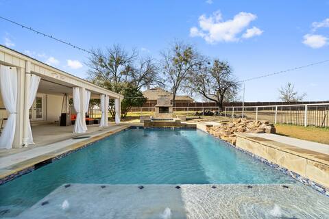 Farmhouse Retreat|HOT TUB |Spanishpool, Basketball