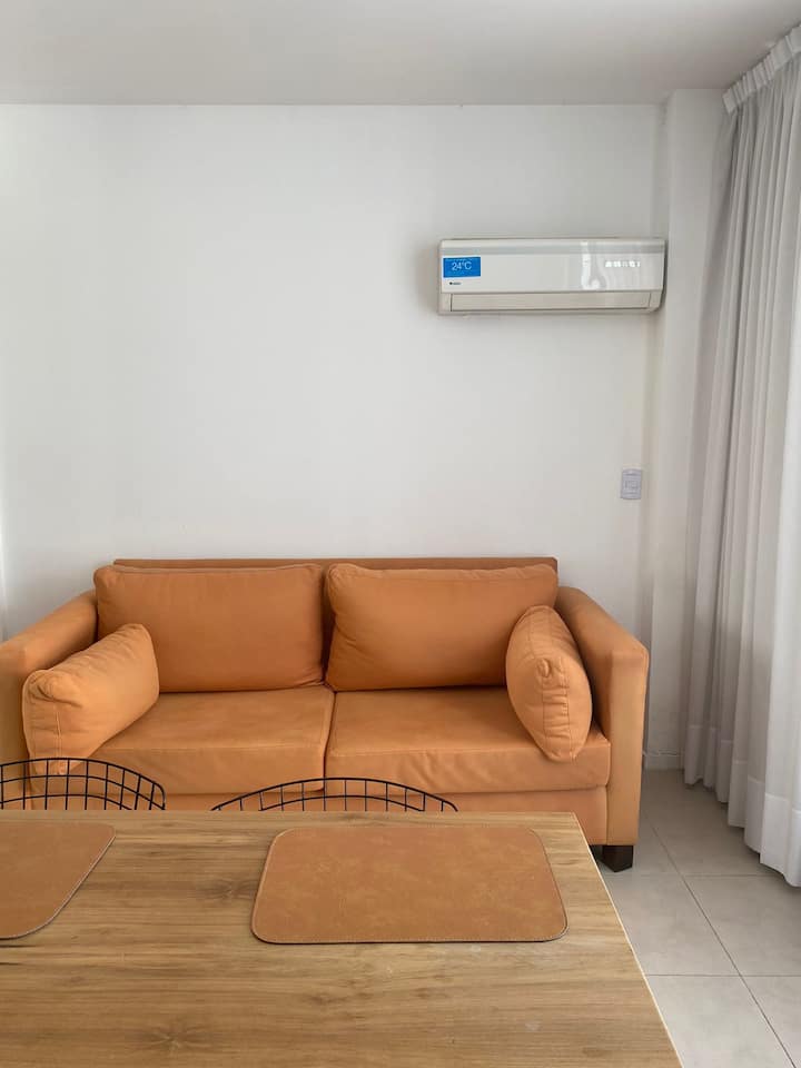 Квартира-студия с балконом в Monserrat