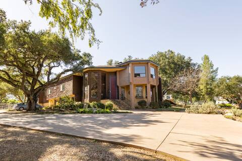 Ojai Farm Retreat With, Amazing Mountain Views *