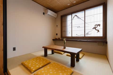 5 minutes walk from the station!1st floor without stairs/beautiful water/Japanese modern/tranquil setting ideal for families