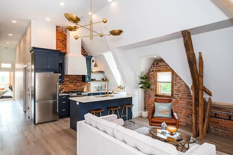 Top Airbnb: All Three Suites @ The Mansion on Monument Ave in Dayton