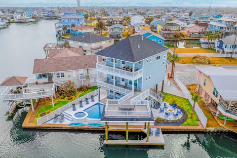 Heated Pool & Spa, Fire Pit, Bar