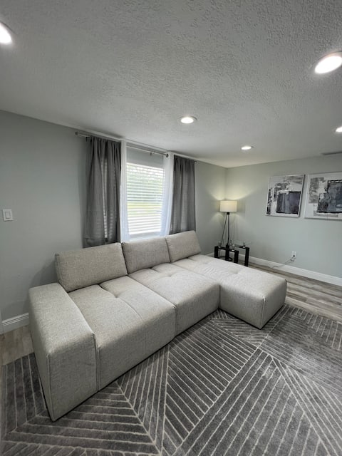 Open Home Suites - 3 bed 1 bath