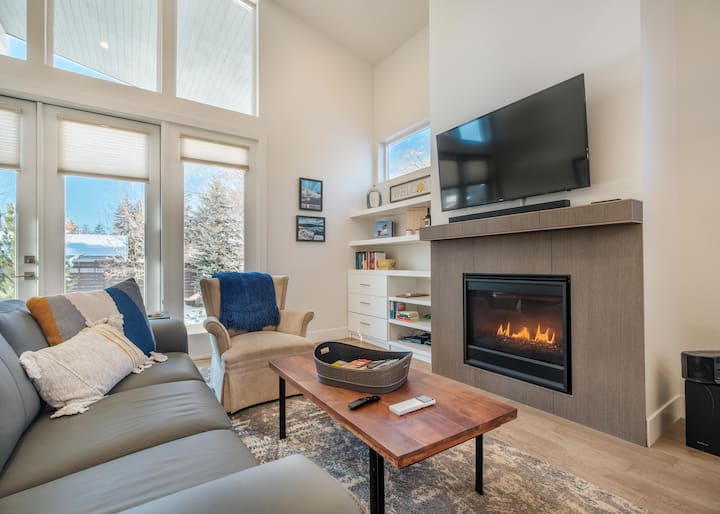 Modern Sanctuary In Midtown. - Bend, OR