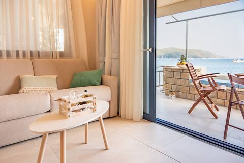 Top performing Airbnb: Rompakis Beach Apartment 2 in δήμος πύλου νέστορος