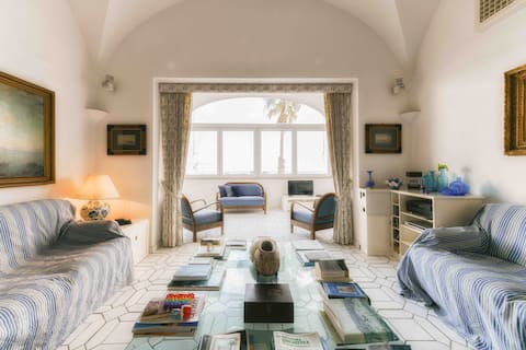Top Airbnb: Casa Franca apartment with a sea view a Capri
