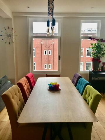 Luxurious Family Home – READ description! gallery image 2