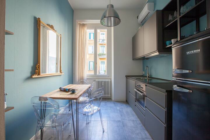 Porta Venezia Chic 2BR I Hacca Collection gallery image 3