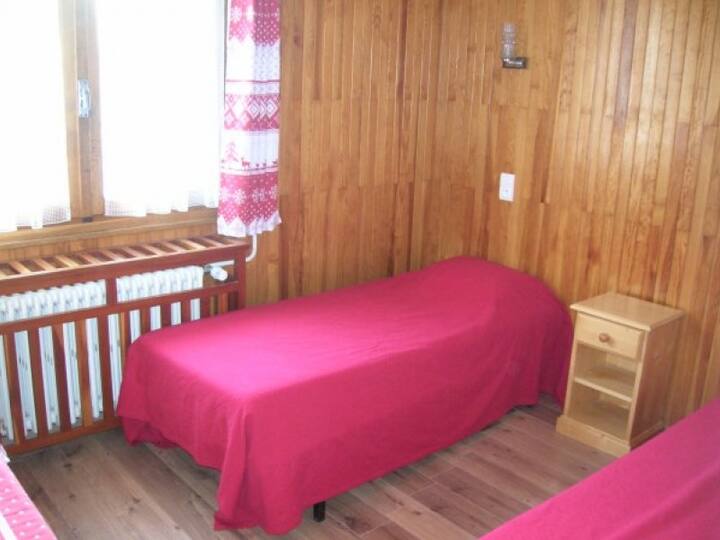 غرفة النوم الثانية : 2 90 سرير