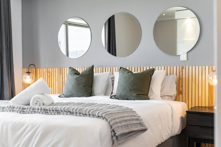 *NEW* Cozy All-In-One Apartment with Ocean View gallery image 3