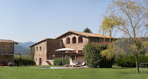 Charming private country house with swimming pool