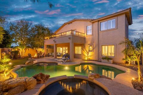 Oasis in the Orchards! Heated Pool and Hot tub