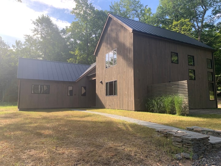 Modern, spacious home great for couples, families Houses for Rent in